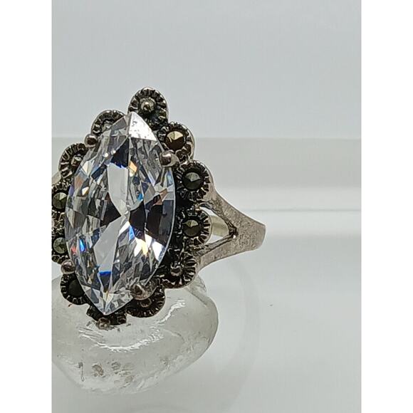 Vintage Jewelry Marcasite Sterling Silver Solitaire Simulated Diamond Ring SZ 9 - Picture 6 of 9